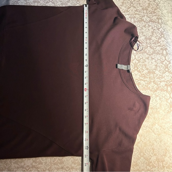Sweaty Betty ~Simhasana Sweatshirt in Black Cherry size Medium - Picture 7 of 14